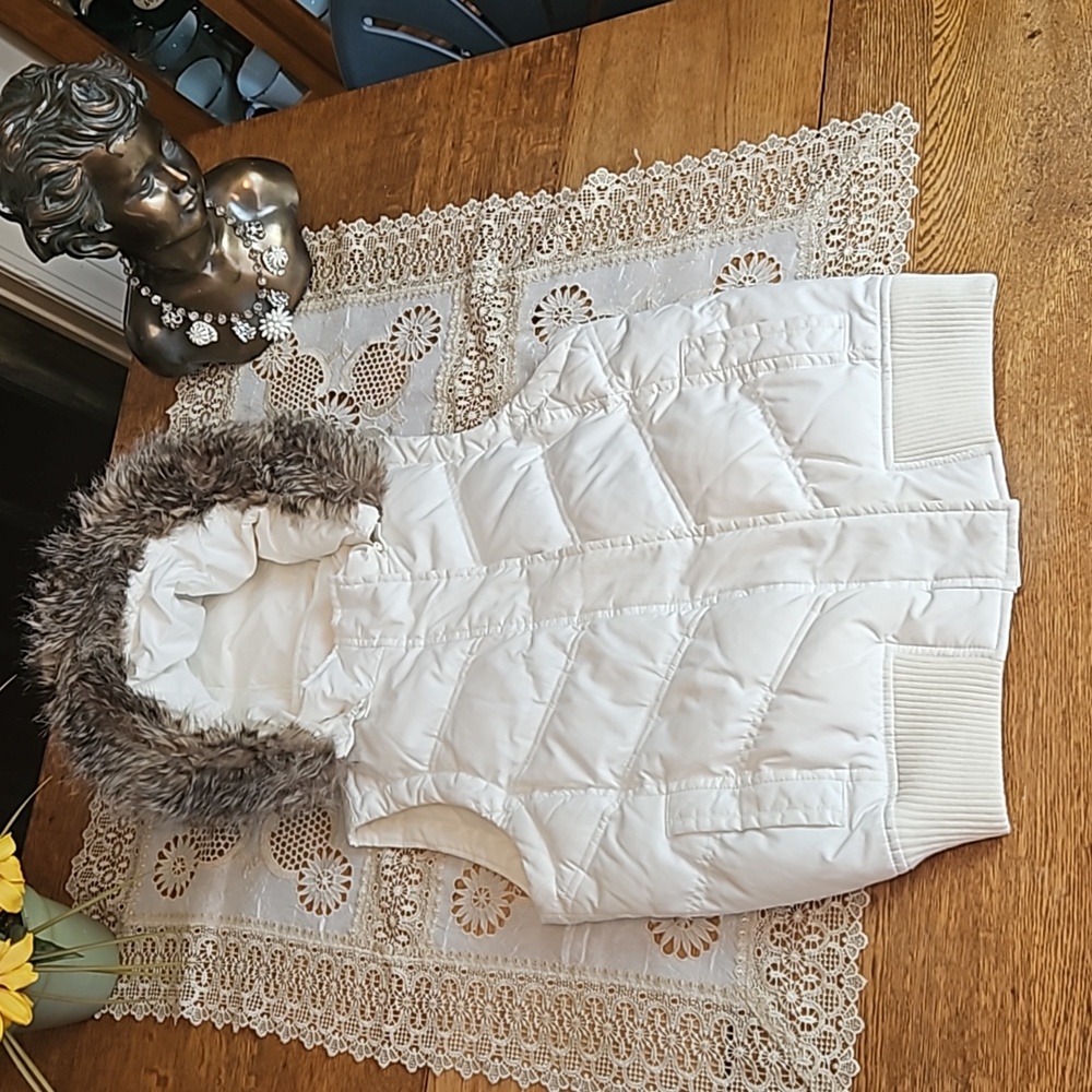 GAP Quilted Puffer Faux Fur Hooded Snap/Zip Down Vest